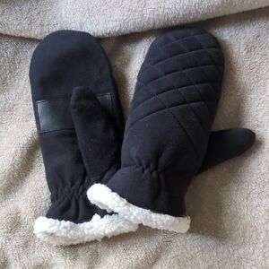 ISOTONER Mittens w/ Fleece Lining